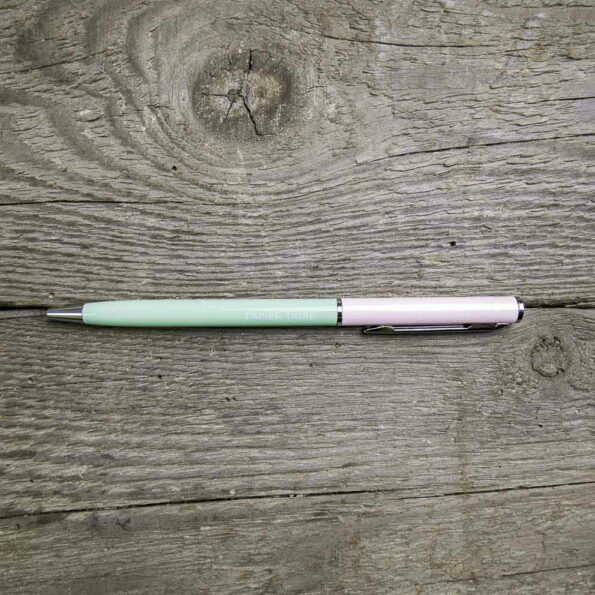 stylo vert et rose